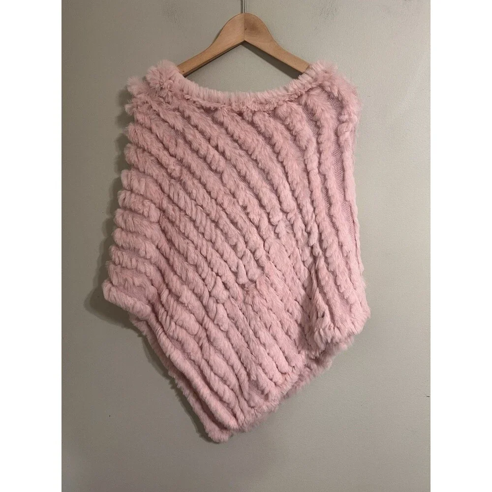 G III Apparel One Size Pale Pink Real Rabbit Fur Poncho Black Rivet Sz Tag Miss - Picture 2 of 3